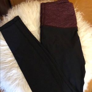 Reversible Lululemon Wunder Under Leggings 28’